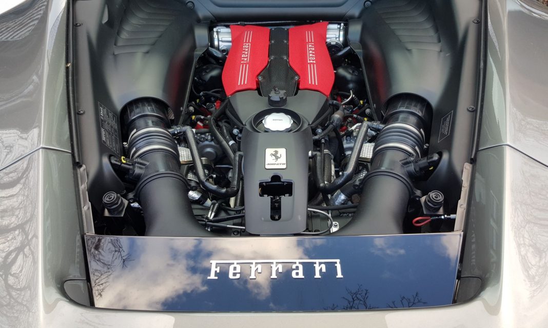 Ferrari 3,9-V8